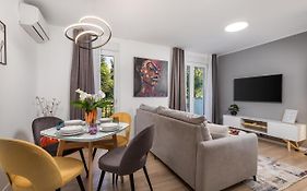Modern Apartment Di Piu With Free 20M2 Garage Parking
